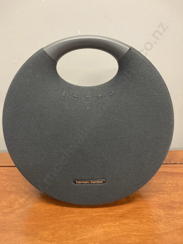 Harmon Kardon Model Onyx Studio 6 Portable Bluetooth Speaker (No Power Supply) Image 1++